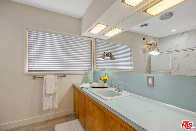 210 S Bundy Drive, Los Angeles CA: https://media.crmls.org/mediaz/6c43a8cc-711d-4d67-ac84-aec4bb49186b.jpg