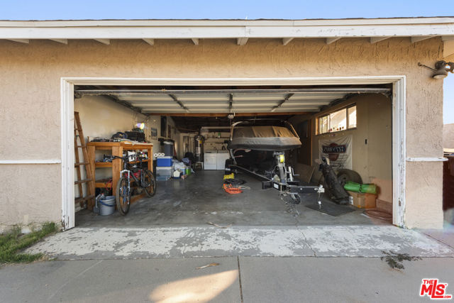 4119 Florence Street, Simi Valley CA: https://media.crmls.org/mediaz/6c43c29e-9cfe-45a4-bf9d-ca04a7cf3dd9.jpg