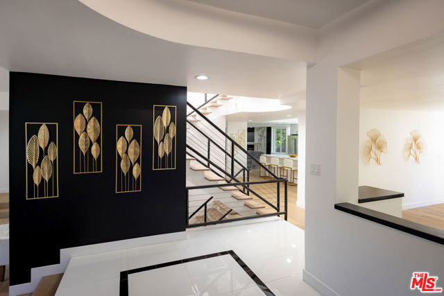 21329 Mulholland Drive, Woodland Hills CA: https://media.crmls.org/mediaz/6c43cce5-75a8-4265-8f91-8323763844a3.jpg