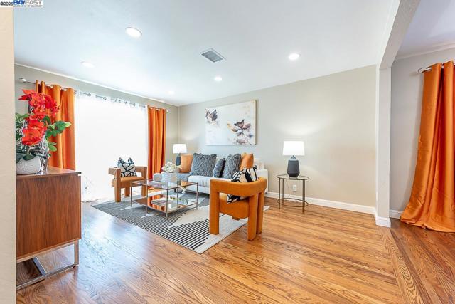 32409 Elizabeth Way, Union City CA: https://media.crmls.org/mediaz/6c43cd2f-9844-4418-8d6a-a485404d8fff.jpg