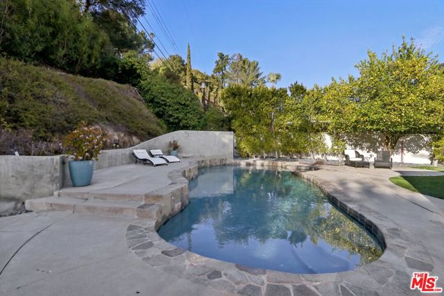 15539 Hamner Drive, Los Angeles CA: https://media.crmls.org/mediaz/6c452220-5cc9-4352-a9ca-0a3fa59ce349.jpg
