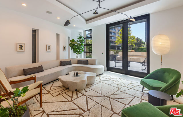 10777 Wilshire Boulevard, Los Angeles CA: https://media.crmls.org/mediaz/6c458d6c-ecc0-4169-9f72-b0cc94c474d2.jpg