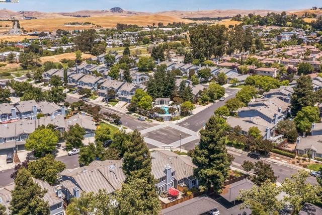 1789 Corte Sueno, Livermore CA: https://media.crmls.org/mediaz/6c459a81-84f5-4a75-9d24-92da5fc24551.jpg