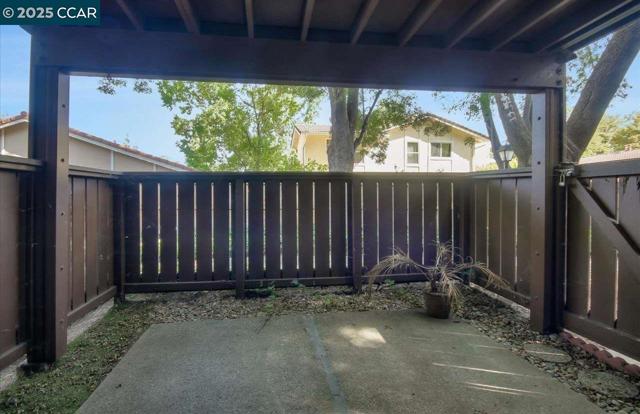 824 Camelback Pl, Pleasant Hill CA: https://media.crmls.org/mediaz/6c45a9ea-f78a-46b9-ad91-625abd98ddf0.jpg