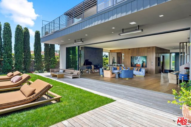 1030 Somera Road, Los Angeles CA: https://media.crmls.org/mediaz/6c45f141-cabb-4800-a166-73c78c02a30b.jpg
