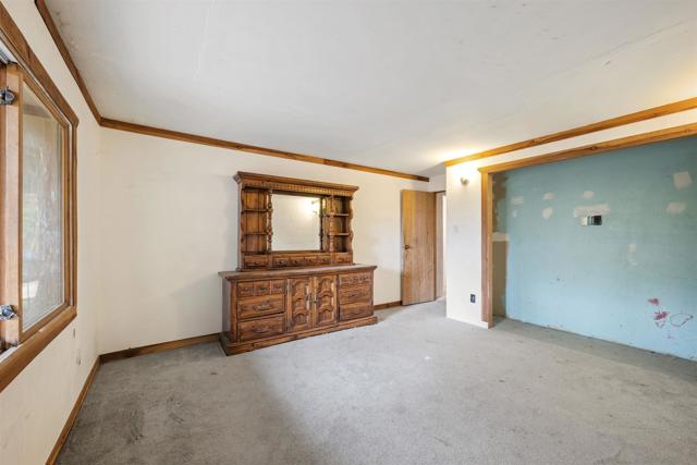 2380 Cape Horn Ave,  CA: https://media.crmls.org/mediaz/6c46323d-86cd-4739-a94b-52f467ea5971.jpg