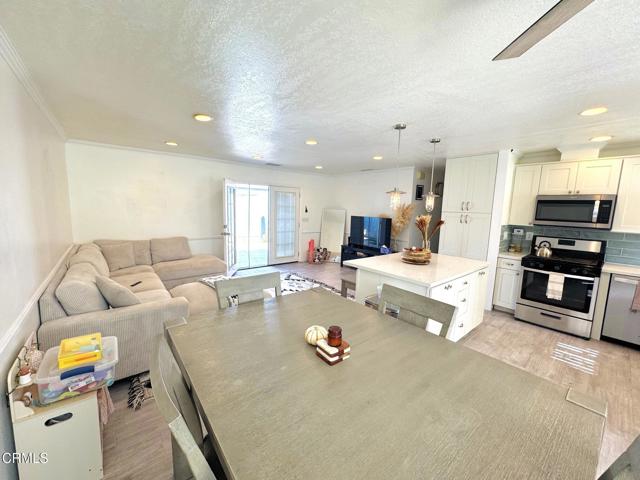 Detail Gallery Image 4 of 13 For 2633 Captains Ave, Port Hueneme,  CA 93041 - 2 Beds | 2 Baths