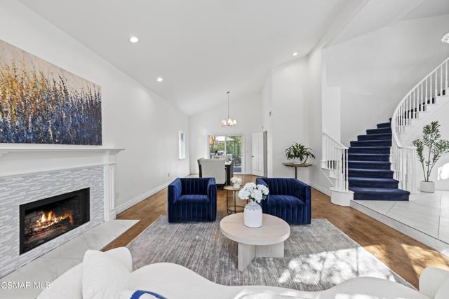287 Golden Fern Court, Simi Valley CA: https://media.crmls.org/mediaz/6c466d9b-ccaa-4e8e-967f-4877c81dc48b.jpg