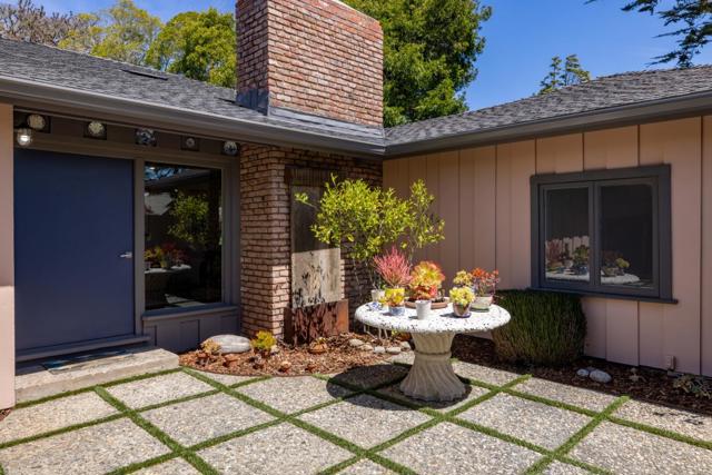 3483 Ocean Avenue, Carmel CA: https://media.crmls.org/mediaz/6c4672ca-7af3-48a0-b97e-308c640a7c04.jpg