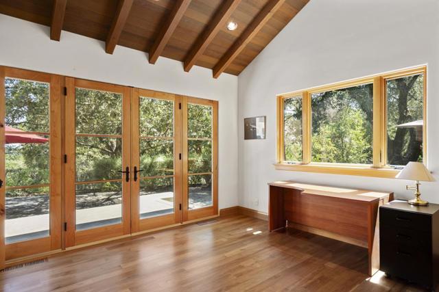1439 Portola Road, Woodside CA: https://media.crmls.org/mediaz/6c46db92-5f7b-4786-92c7-88071c544f29.jpg