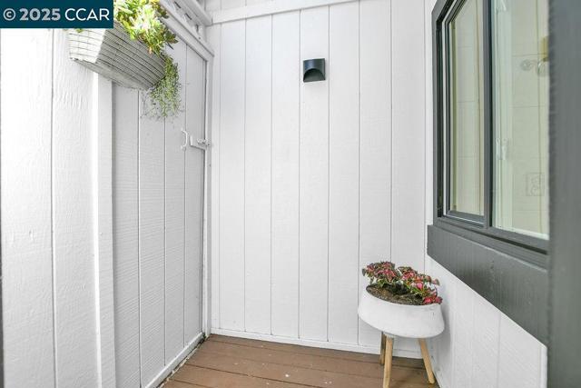 959 Redwood Dr, Danville CA: https://media.crmls.org/mediaz/6c46dd0f-2484-48d9-8155-9224e5dde0fe.jpg