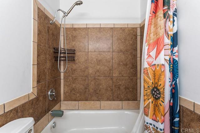 927 Cottonwood Court, Corona CA: https://media.crmls.org/mediaz/6c46f0ca-7269-405d-a1dc-18357296314a.jpg