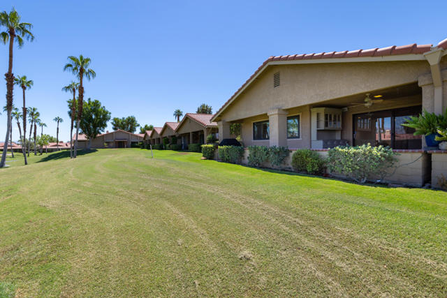 81 Camino Arroyo Place, Palm Desert CA: https://media.crmls.org/mediaz/6c470621-4b13-4597-aed5-0c22a00fe012.jpg