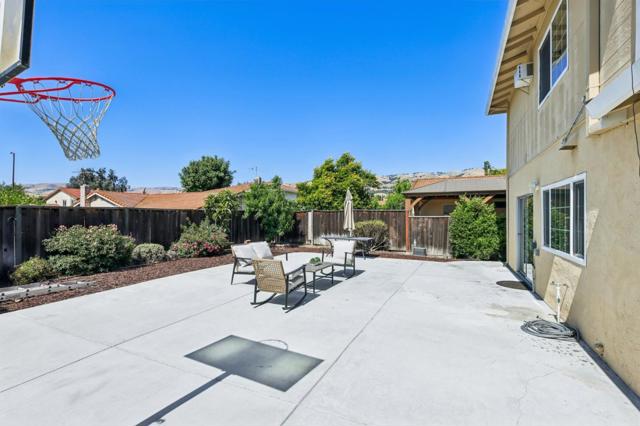 3065 Centerwood Way, San Jose CA: https://media.crmls.org/mediaz/6c47e9a1-83b9-4de5-87ee-068dd652dce7.jpg