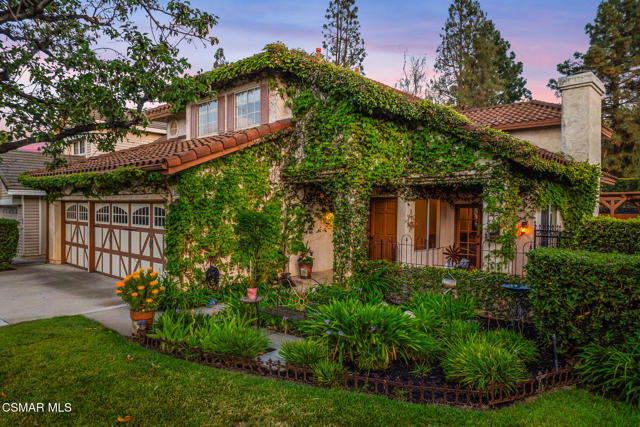12208 Cherry Grove Street, Moorpark CA: https://media.crmls.org/mediaz/6c47e9c9-a544-4d9a-bb56-2f3d7247a451.jpg