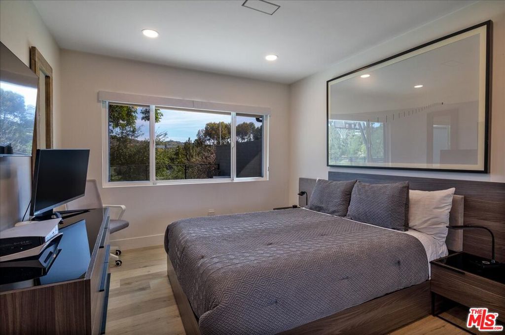 MLS #26863381 image #22