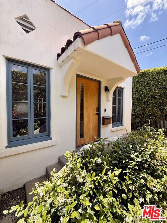 4248 Lexington Avenue