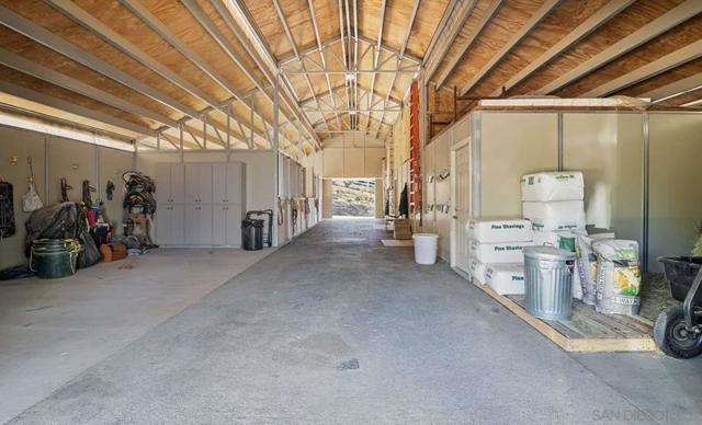21100 Paseo Montana, Murrieta CA: https://media.crmls.org/mediaz/6c497f88-c914-4627-8ab7-b6a4fb90aef5.jpg