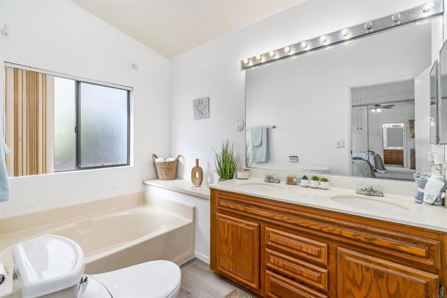 2010 W San Marcos Blvd #93, San Marcos CA: https://media.crmls.org/mediaz/6c4a3ae8-80b2-4287-9da5-294a070f641c.jpg