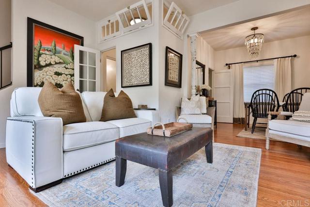 751 G Avenue, Coronado CA: https://media.crmls.org/mediaz/6c4acd22-37dc-4531-bb1b-9cccaee48f85.jpg