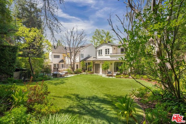 11982 Brentridge Lane, Los Angeles CA: https://media.crmls.org/mediaz/6c4afb15-0c6e-49fa-aa8e-36ff10681fd1.jpg