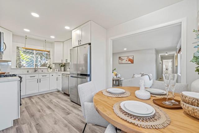 1112 Junipero Avenue, Redwood City CA: https://media.crmls.org/mediaz/6c4b04cb-0dfd-4e19-998f-354563a8fbc4.jpg