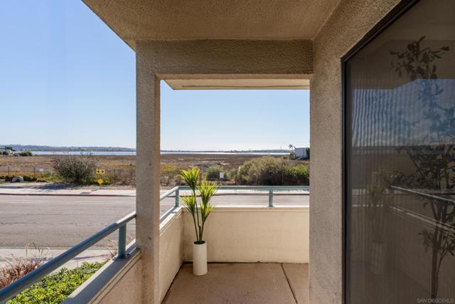 Image 26 of 35 For 2050 Pacific Beach Drive  107