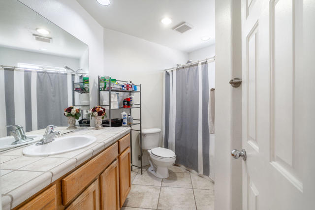 65866 Estrella Avenue, Desert Hot Springs CA: https://media.crmls.org/mediaz/6c4c04e8-2fa7-431b-bb33-0b5f7d53c3bd.jpg