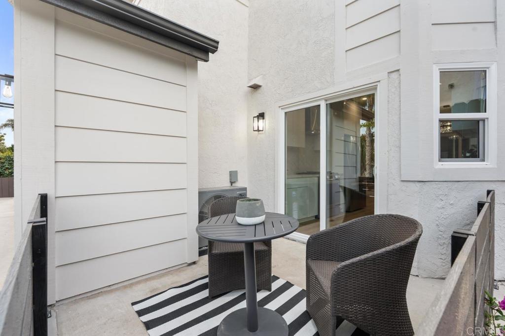 976 Sapphire Street - photo 4