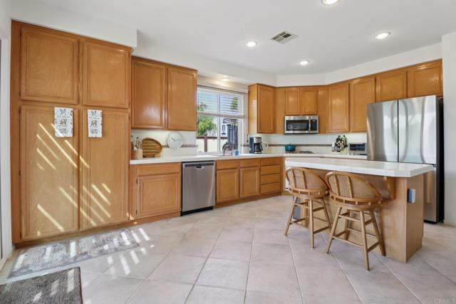 542 Lee Circle, Chula Vista CA: https://media.crmls.org/mediaz/6c4c6d6a-68b4-4faa-bc01-04d6701b117a.jpg