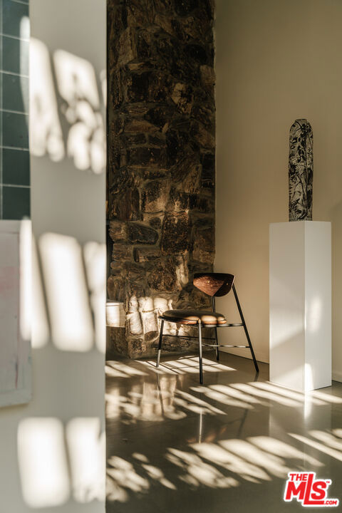 https://media.crmls.org/mediaz/6c4d3b6c-8be4-4815-82d7-87381be50158.jpg?preset=X-Large