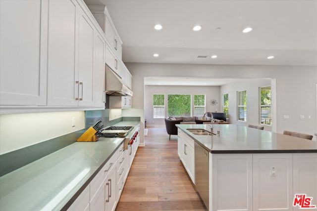 14624 Mccormick Street, Sherman Oaks CA: https://media.crmls.org/mediaz/6c4dcb59-aa03-4560-b5b5-ca32b7790dfc.jpg