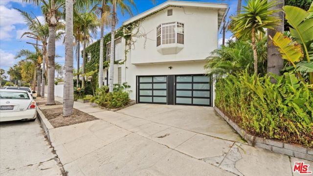 12440 Walsh Avenue, Los Angeles CA: https://media.crmls.org/mediaz/6c4dd951-0f83-47b3-b3a1-68b065aba1f8.jpg