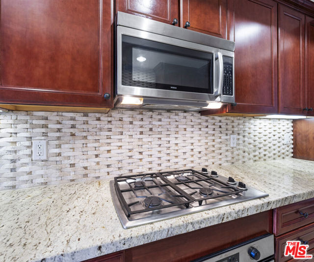 155 N Hamilton Drive, Beverly Hills CA: https://media.crmls.org/mediaz/6c4de3b0-7ffb-4ba1-a9c5-3bcad10754dd.jpg