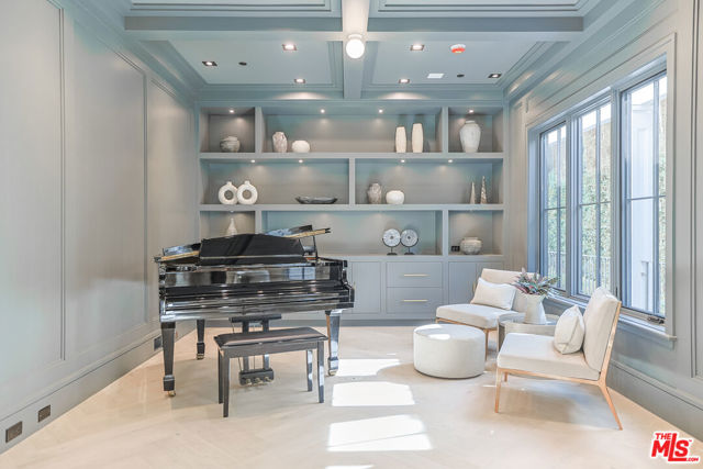 Image 7 of 38 For 1072 Amalfi Drive