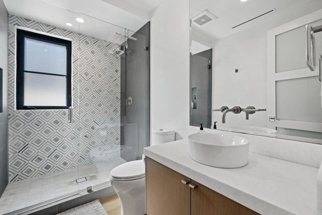 Detail Gallery Image 23 of 72 For 119 41st St, Newport Beach,  CA 92663 - 3 Beds | 5 Baths