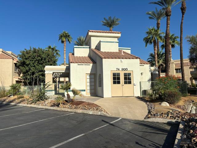 74800 Sheryl Avenue, Palm Desert CA: https://media.crmls.org/mediaz/6c4f1067-ae73-4d5b-8b75-0d8313ebc4bb.jpg
