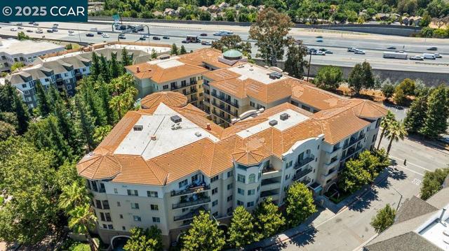 1315 Alma Ave, Walnut Creek CA: https://media.crmls.org/mediaz/6c4fa974-919c-4a0f-8cc9-771d1fbff3d8.jpg
