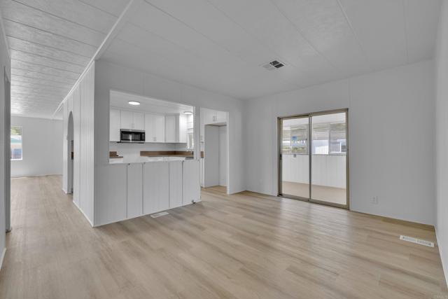 1120 Pepper Dr, El Cajon CA: https://media.crmls.org/mediaz/6c4fbd1d-d298-4a25-9ebb-a5463a629b6c.jpg