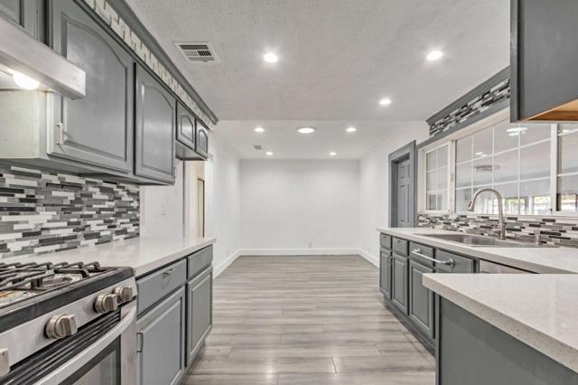 1087 Starlite Drive, Milpitas CA: https://media.crmls.org/mediaz/6c4ffc31-7adf-43d1-a54d-322598f313aa.jpg