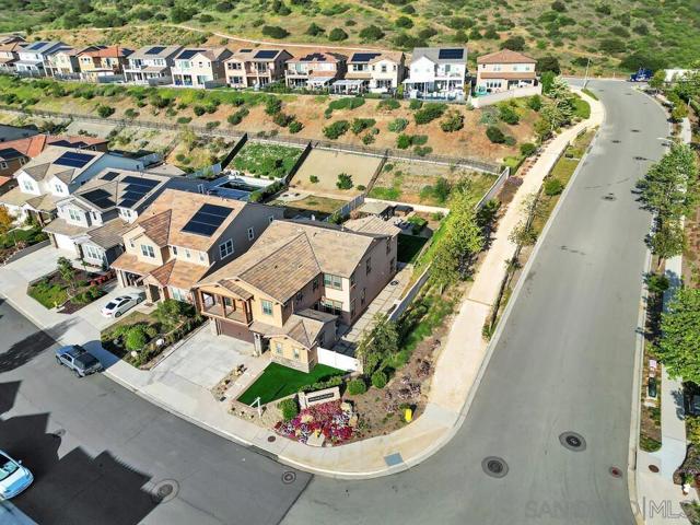 35805 Shetland Hills E, Fallbrook CA: https://media.crmls.org/mediaz/6c508b60-3a44-46b9-a08b-b5b5ea7acf48.jpg