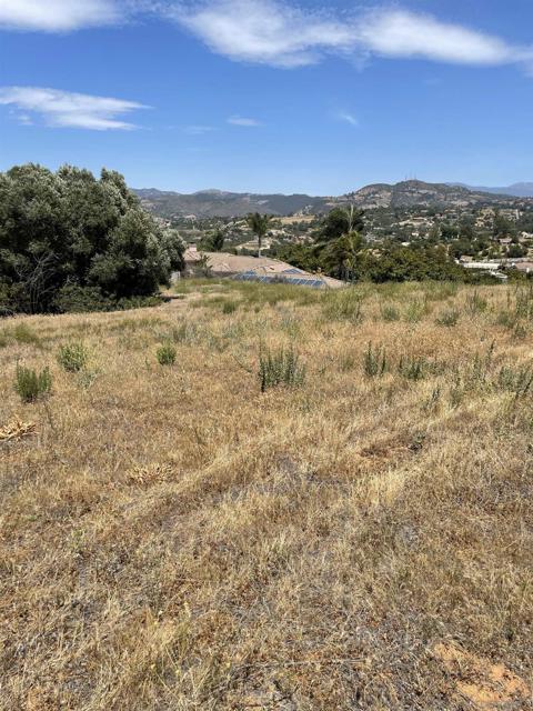 0 Knoll Park Ln, Fallbrook CA: https://media.crmls.org/mediaz/6c516637-73b2-4bb3-9cf6-740f6b22079b.jpg