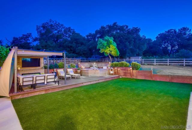 17048 Handlebar Rd, Ramona CA: https://media.crmls.org/mediaz/6c519e42-7356-4509-887d-79d1ffd5702f.jpg
