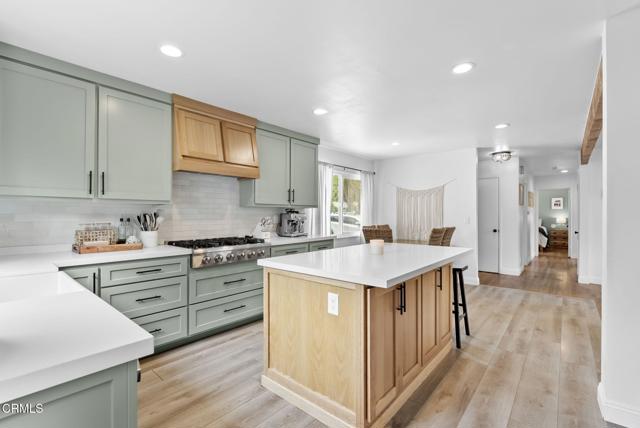 5490 Hunter Street, Ventura CA: https://media.crmls.org/mediaz/6c51d0be-8a78-4a25-8199-3c2765e2744c.jpg