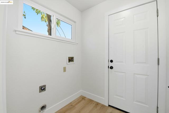 1486 Waverly Way, Pittsburg CA: https://media.crmls.org/mediaz/6c529bb9-64df-4bf1-a551-336ef8c1bd76.jpg