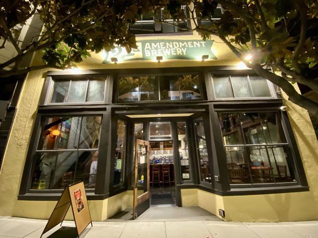 1 S Park Street, San Francisco CA: https://media.crmls.org/mediaz/6c537a40-6269-46a4-a6ef-5724a4f257d4.jpg