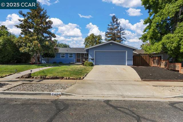 5494 Haussner Dr, Concord CA: https://media.crmls.org/mediaz/6c537c1f-f2e1-42e2-bbdc-a303078f7eb2.jpg