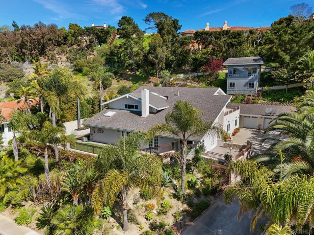 6937 Paseo Laredo, La Jolla CA: https://media.crmls.org/mediaz/6c537cb4-79f2-4dba-8d7d-e01cb647c79d.jpg