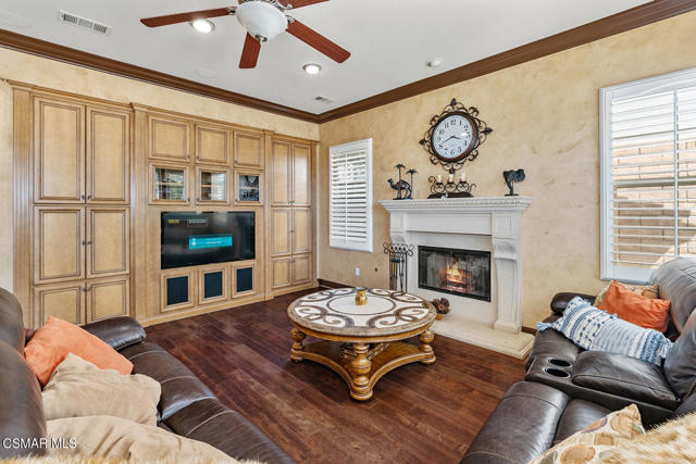 1728 Bluesage Court, Simi Valley CA: https://media.crmls.org/mediaz/6c541994-ddc0-4546-979f-72f77b1a0587.jpg