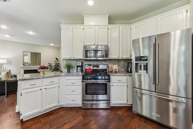 1159 Vintner Pl, Livermore CA: https://media.crmls.org/mediaz/6c54b097-195e-4ee0-8a66-aa71d1d470af.jpg